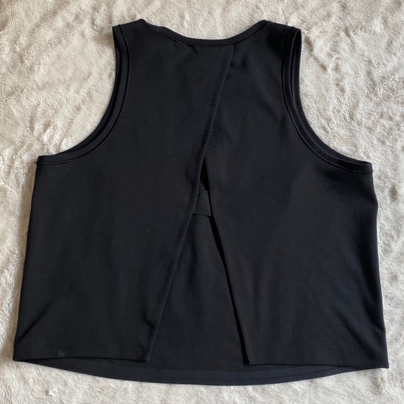 ❗️SOLD ❗️Lululemon Open Back Tank, Size 10 - Picture 2 of 6
